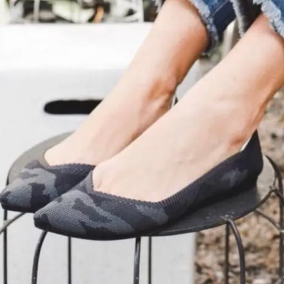 VGUC Rothys Carcoal Gray Black Camo The Point Pointed Flats Sz 6.5 - Picture 2 of 11